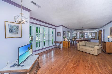 1870 Rugby Lane Charleston SC 29407