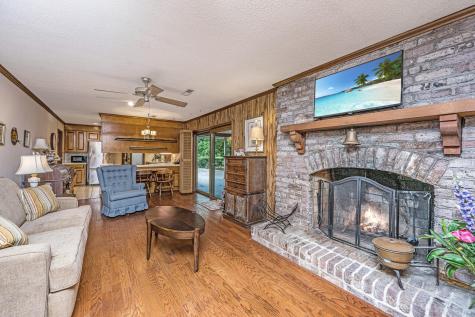 1870 Rugby Lane Charleston SC 29407