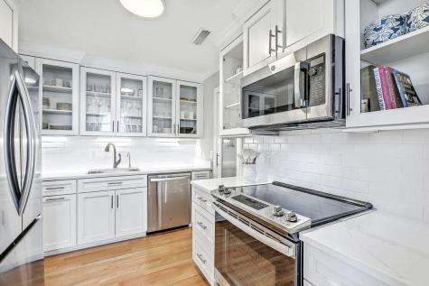 55 Ashley Avenue Charleston SC 29401
