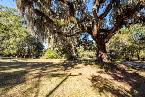 6976 Maybank Highway Wadmalaw Island SC 29487