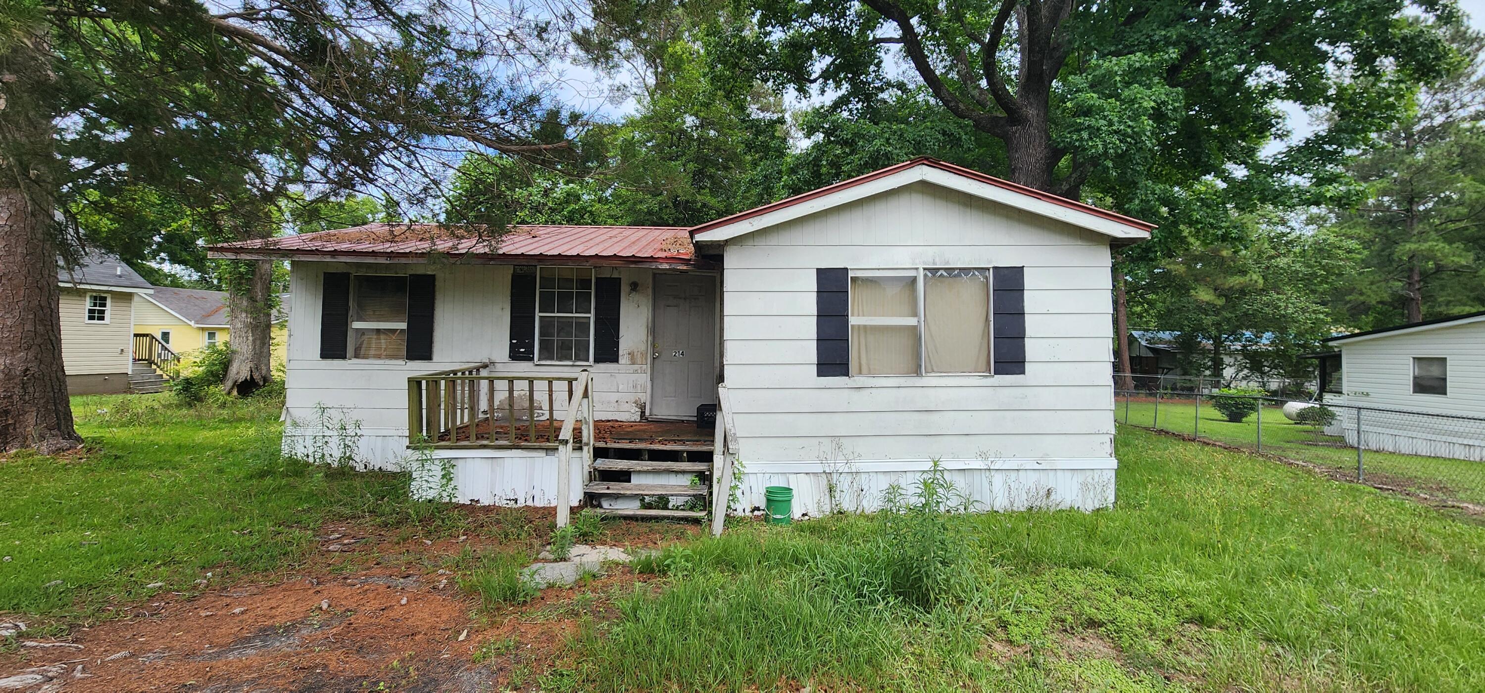 214 Peterson Lane Manning SC 29102