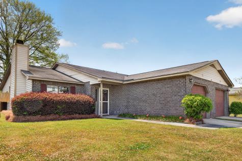 821 Winthrop Street Ladson SC 29456
