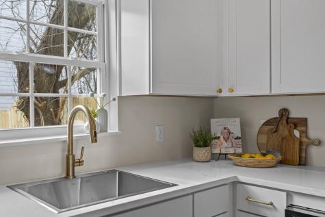 16 Strawberry Lane Charleston SC 29403