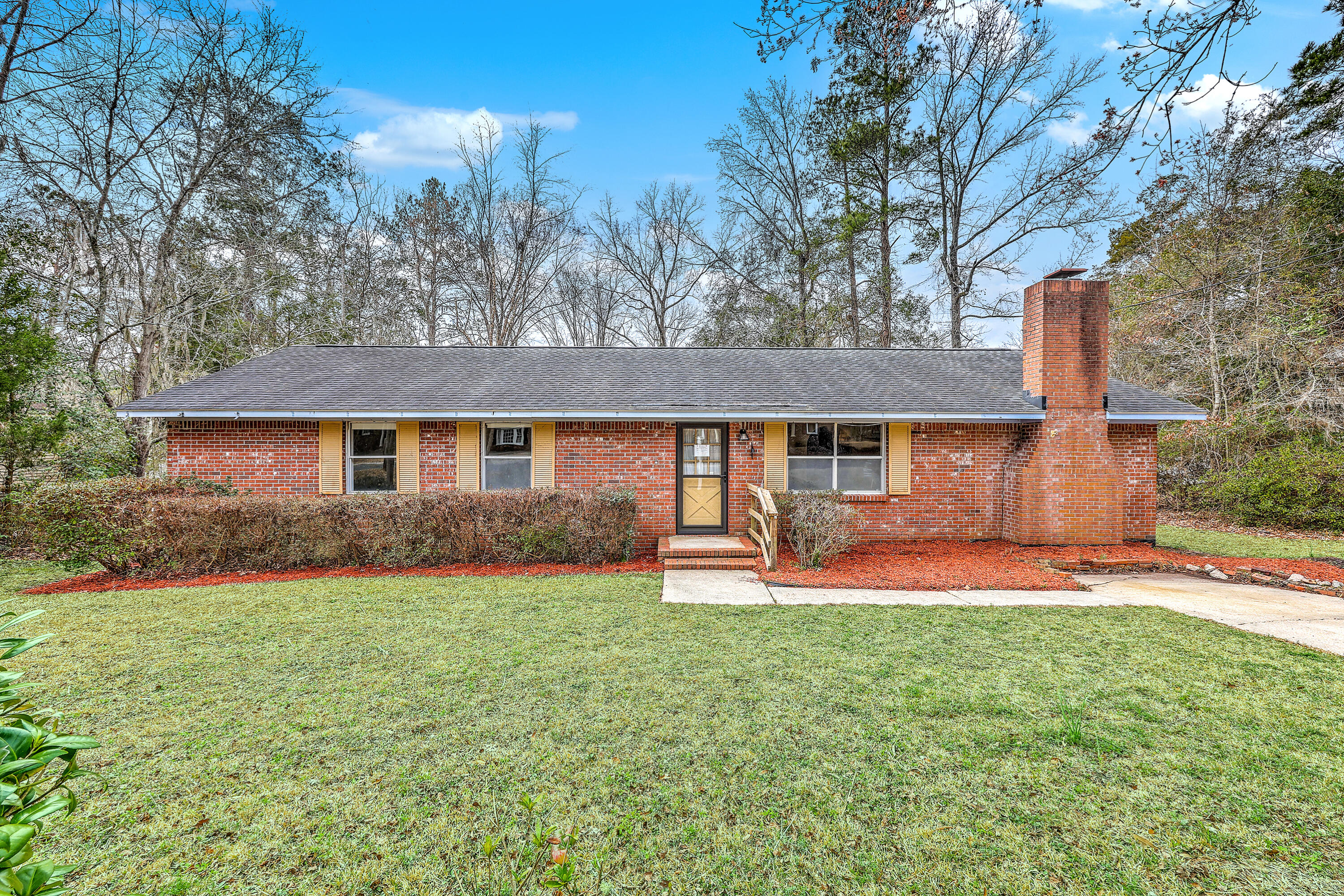 1218 Dennis Boulevard Moncks Corner SC 29461