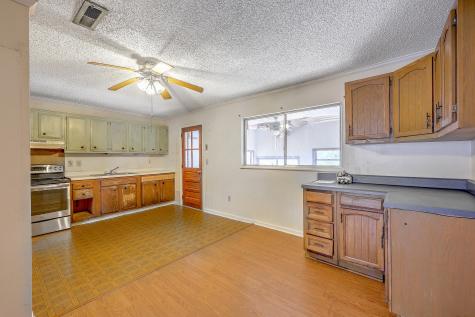 1218 Dennis Boulevard Moncks Corner SC 29461