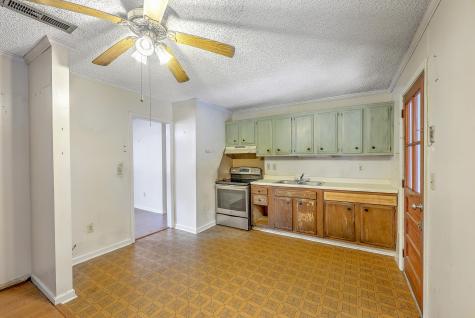 1218 Dennis Boulevard Moncks Corner SC 29461