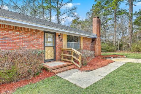 1218 Dennis Boulevard Moncks Corner SC 29461