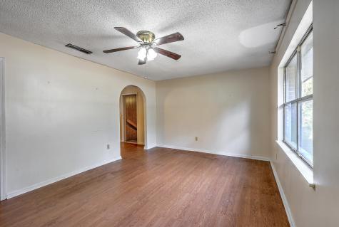 1218 Dennis Boulevard Moncks Corner SC 29461