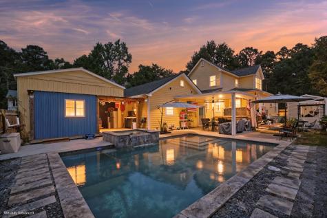 202 W Pine Street Summerville SC 29485