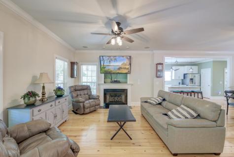 202 W Pine Street Summerville SC 29485