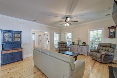 202 W Pine Street Summerville SC 29485