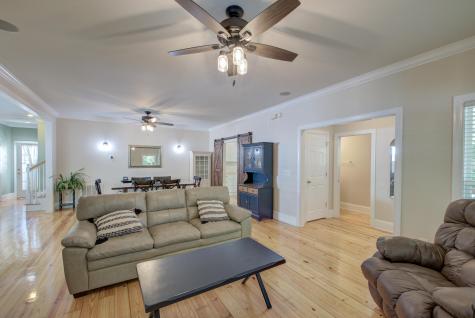 202 W Pine Street Summerville SC 29485