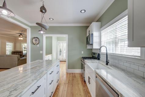 202 W Pine Street Summerville SC 29485