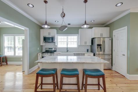 202 W Pine Street Summerville SC 29485