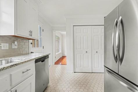 2 Gadsden Street Charleston SC 29401