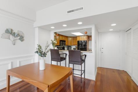 14 Lockwood Drive Charleston SC 29401