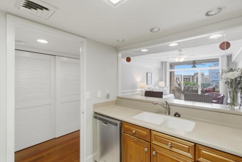 14 Lockwood Drive Charleston SC 29401