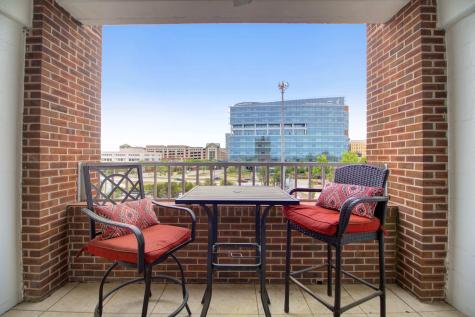 14 Lockwood Drive Charleston SC 29401