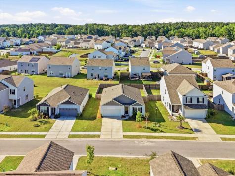 186 Lagoona Drive Summerville SC 29483