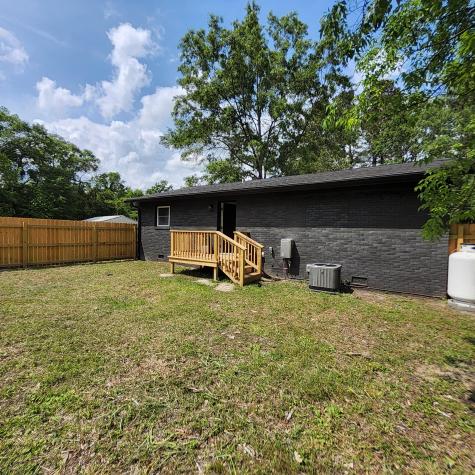 202 E Huggins Street Manning SC 29102