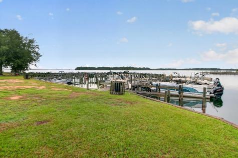 2204 Cypress Pointe Lane Manning SC 29102