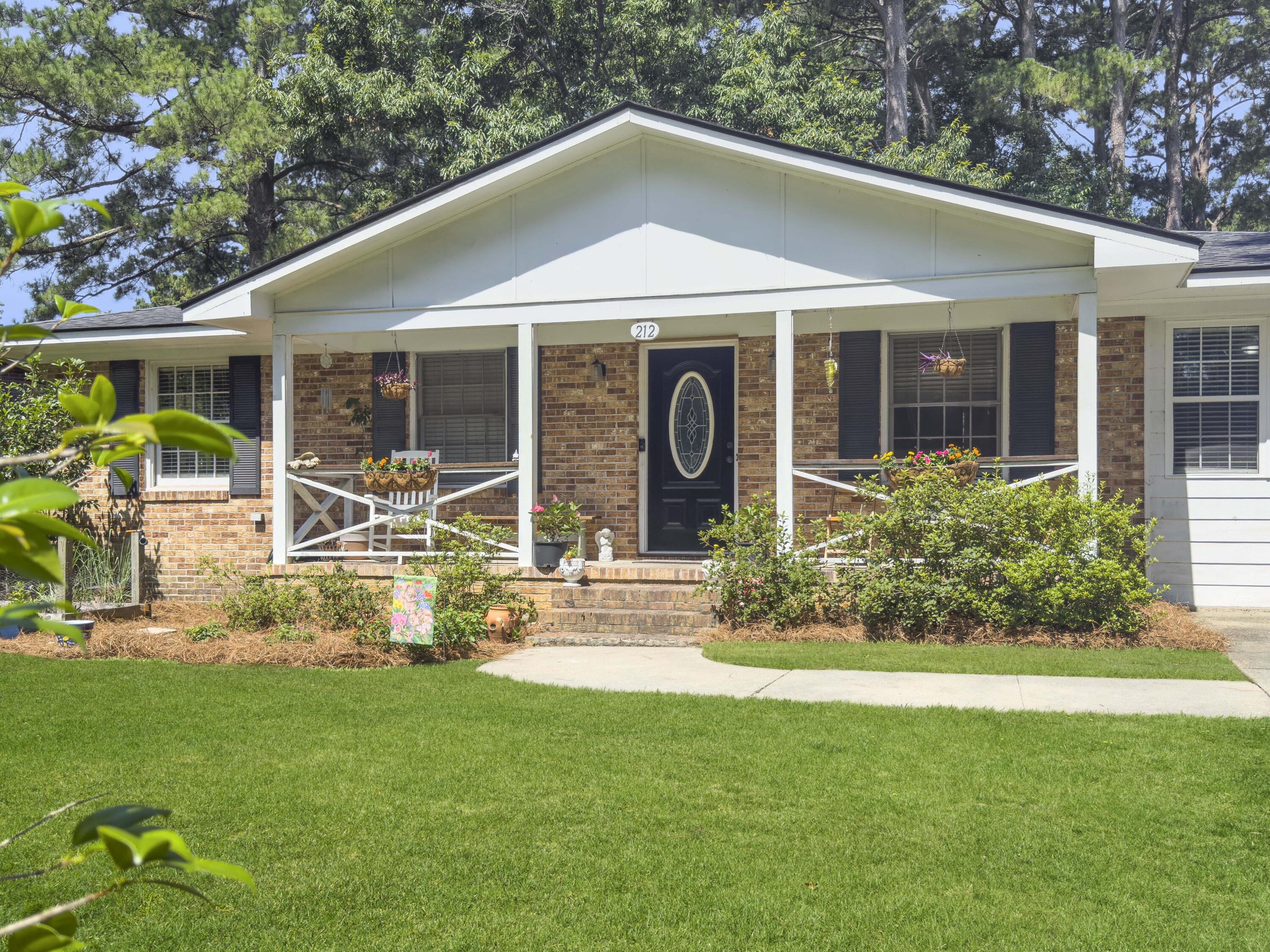 212 Forest Circle Summerville SC 29483