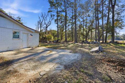 1733 Etheridge Road Wadmalaw Island SC 29487