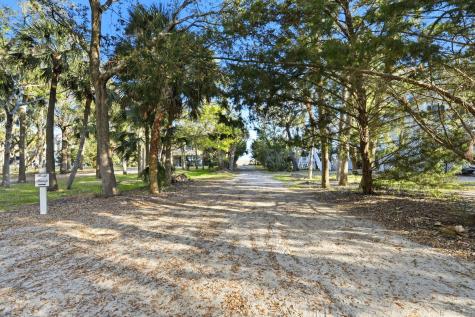 831 Hammocks Way Edisto Island SC 29438