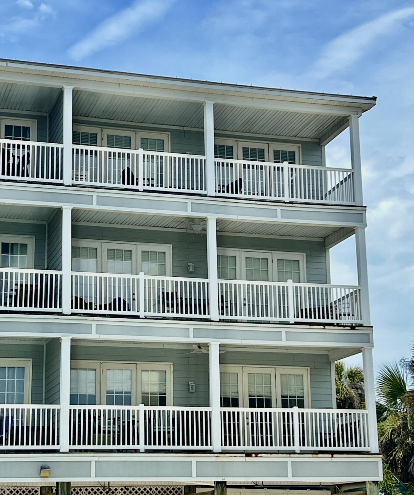 106 W Arctic Avenue Folly Beach SC 29439