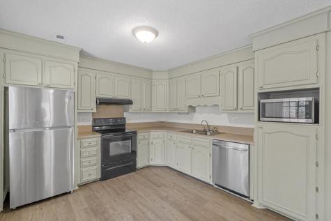 7611 Valleyview Circle North Charleston SC 29418