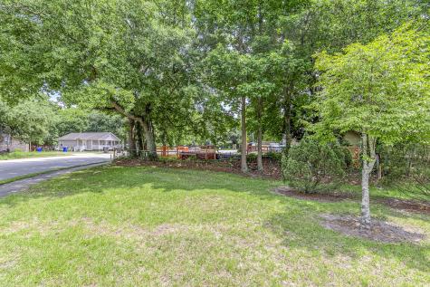 2018 Morningside Drive North Charleston SC 29405