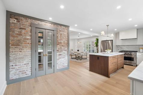 2 Gadsden Street Charleston SC 29401