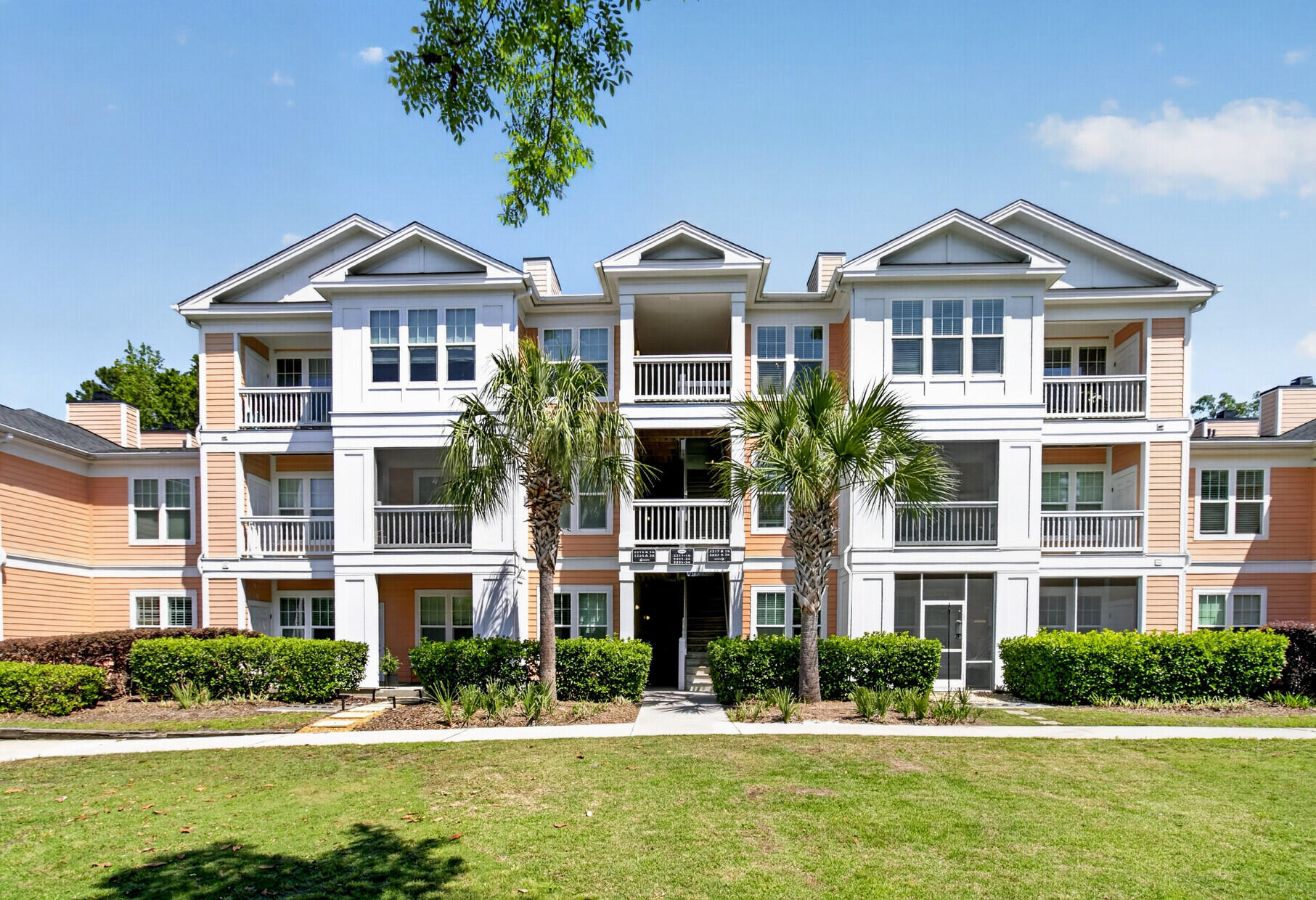 2212 Chatelain Way Mount Pleasant SC 29464
