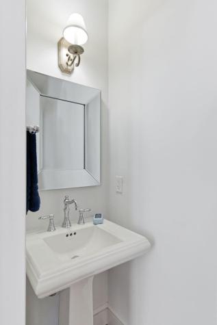 24 King Street Charleston SC 29401