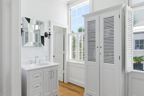 24 King Street Charleston SC 29401