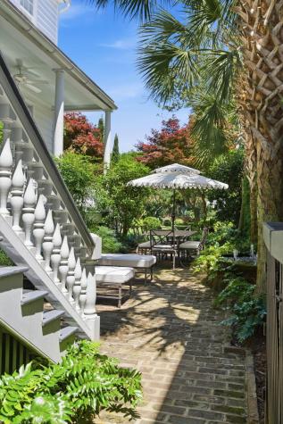 24 King Street Charleston SC 29401