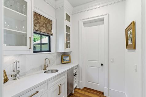 660 Ellis Oak Avenue Charleston SC 29412