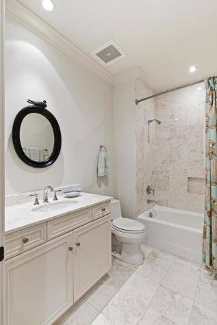 1 Vendue Range Charleston SC 29401