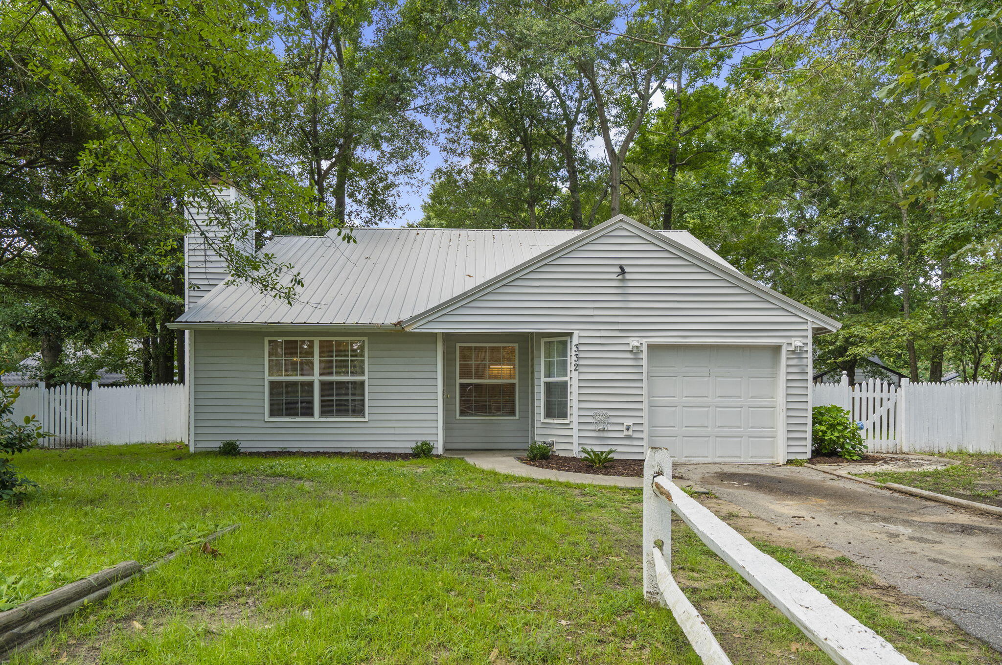 332 Macgregor Drive Summerville SC 29486