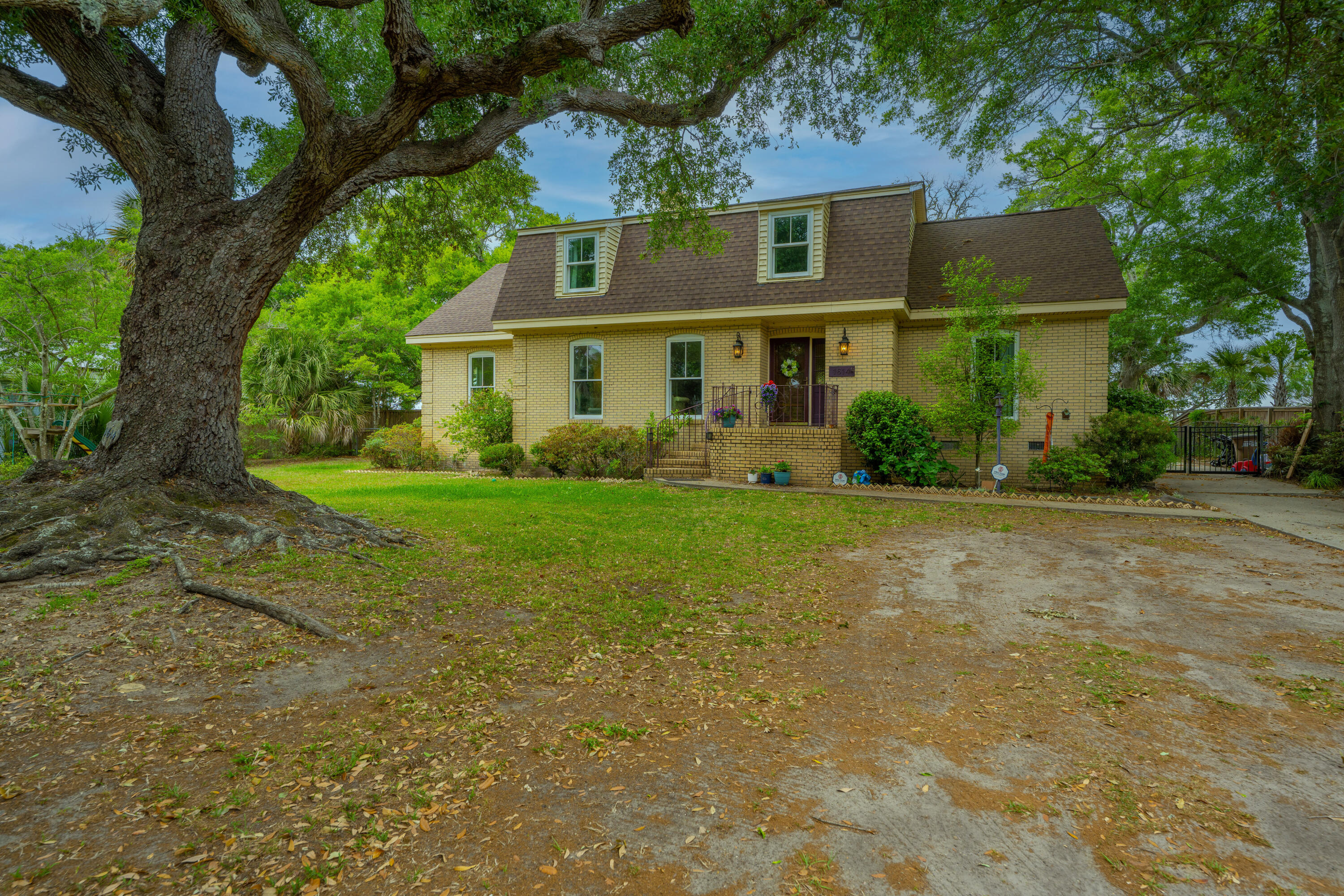 1614 Oak Island Drive Charleston SC 29412