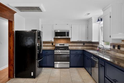 221 Forest Circle Summerville SC 29483