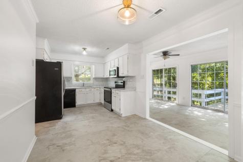 134 Cooper Circle Santee SC 29142