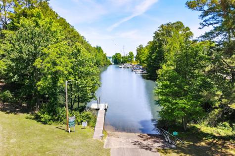 134 Cooper Circle Santee SC 29142