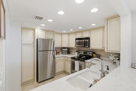 14 Lockwood Drive Charleston SC 29401