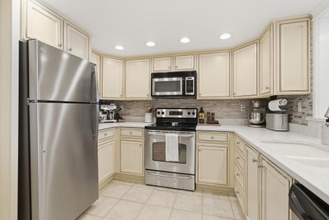 14 Lockwood Drive Charleston SC 29401