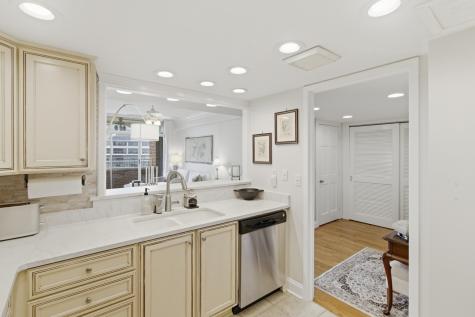 14 Lockwood Drive Charleston SC 29401