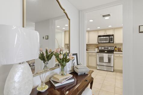 14 Lockwood Drive Charleston SC 29401