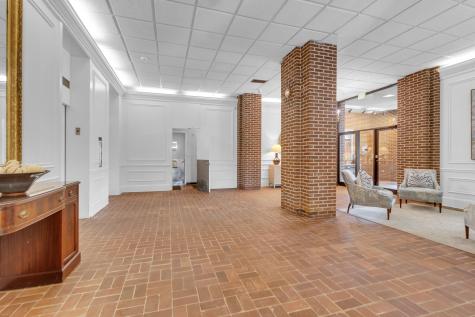 14 Lockwood Drive Charleston SC 29401