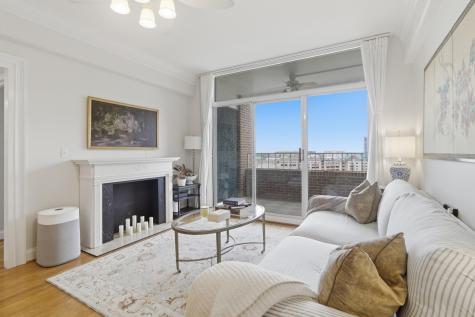 14 Lockwood Drive Charleston SC 29401