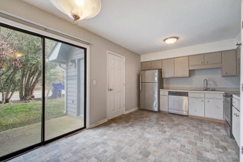 8016 Thelen Street North Charleston SC 29406